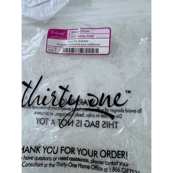 NWT! "Thirty One" Shark Cool Zip Snacker Holiday Kids Kitchen School Lunch Small - Picture 3 of 4